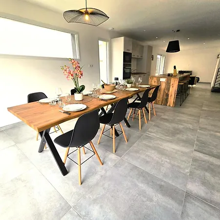 Comme A La Maison Lucey