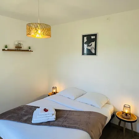 Comme A La Maison Nyaraló *