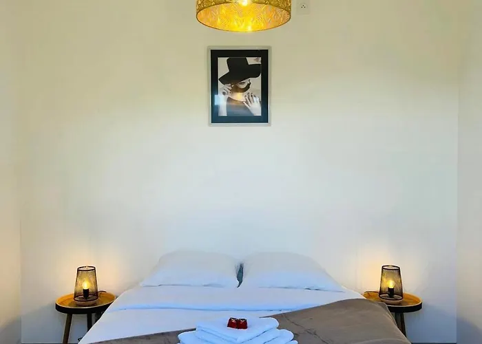 Comme A La Maison Lucey